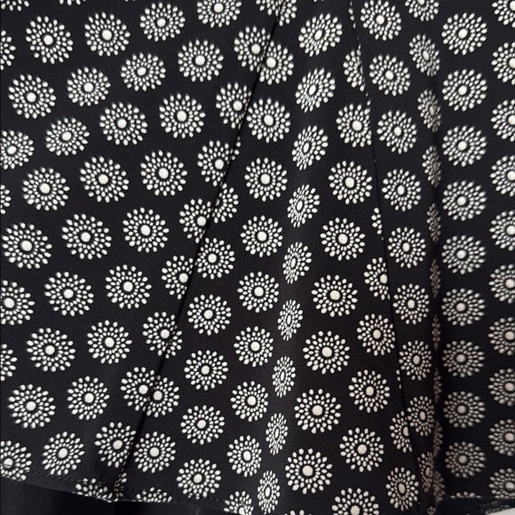 GAP Black and White Patterned Skirt - Picture 3 of 11